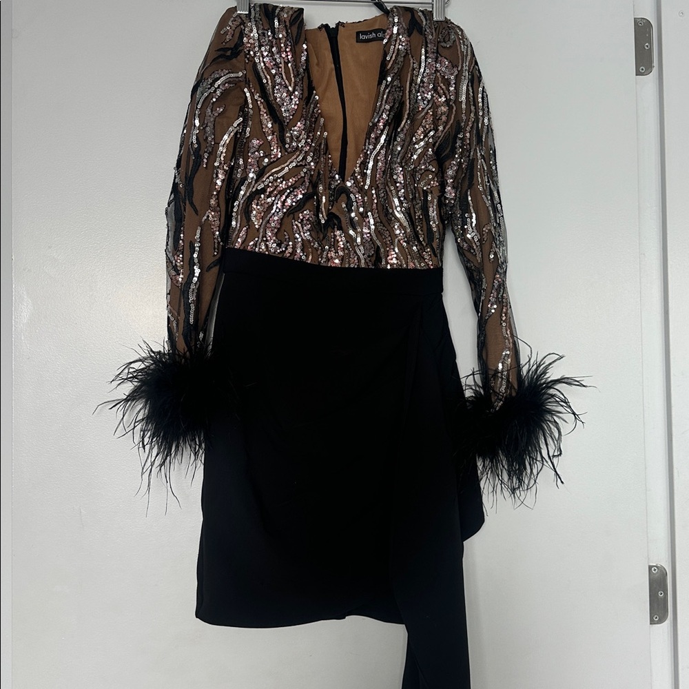 LAVISH ALICE Elegant Black and Brown Feathered Dress - Picture 4 of 11